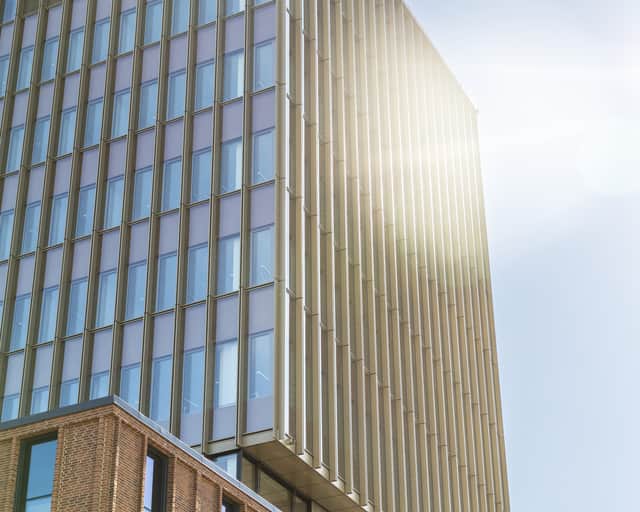 Visionsbild av öppen lokalyta.