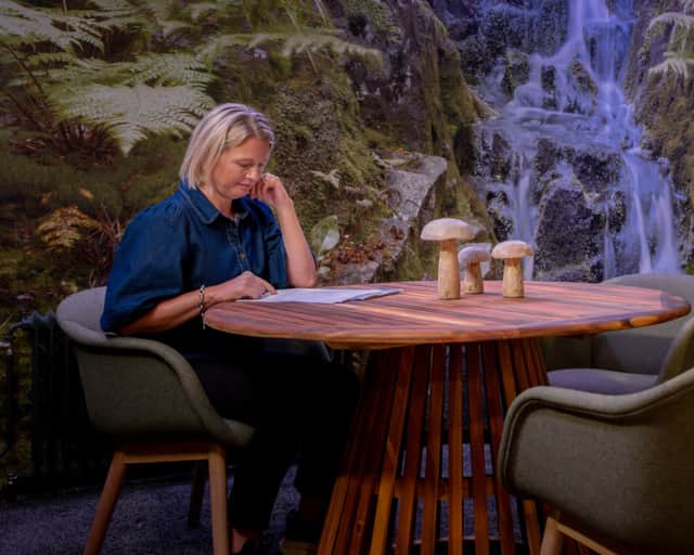 Person i kontorsmiljö