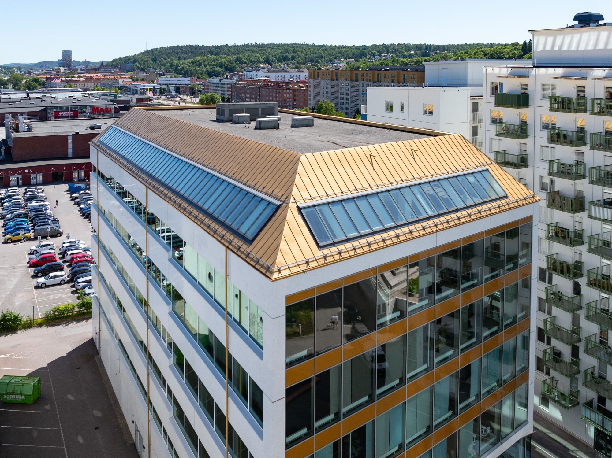 Helt våningsplan högst upp i huset med fantastisk utsikt bild 1