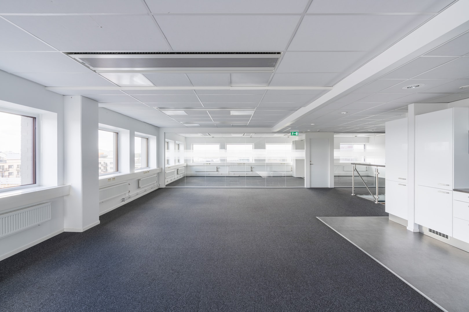 Modern kontorslokal i Kista bild 1