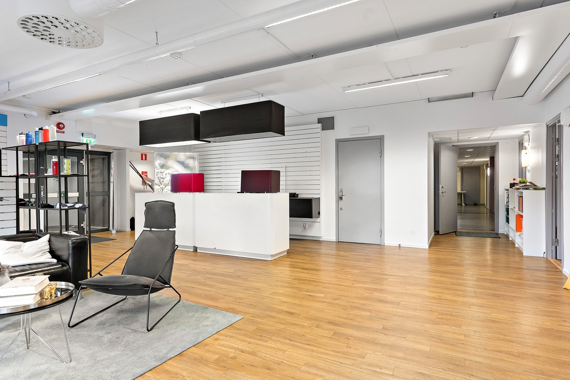 Showroom, lager, butik eller kontor i markplan bild 1