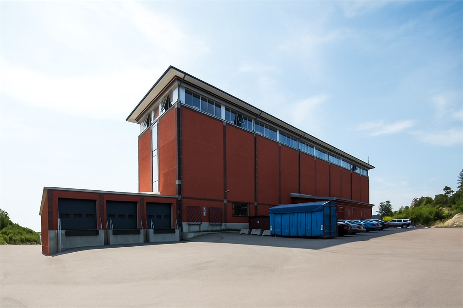 Lager- och kontorslokal med starkt logistiskt läge bild 1