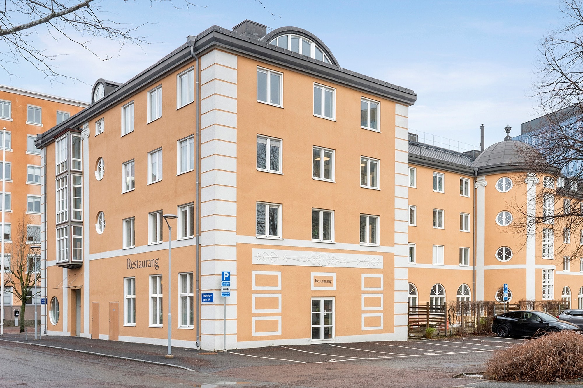 Ljus lokal i bottenplan lämplig för kontor och showroom bild 1