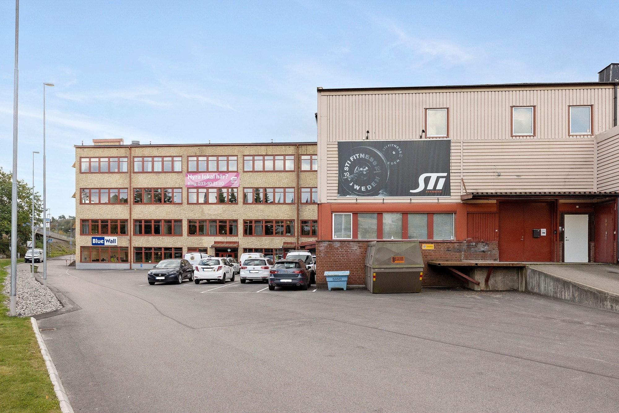 Kontor i markplan, bra skyltläge mot väg 27/41 bild 1