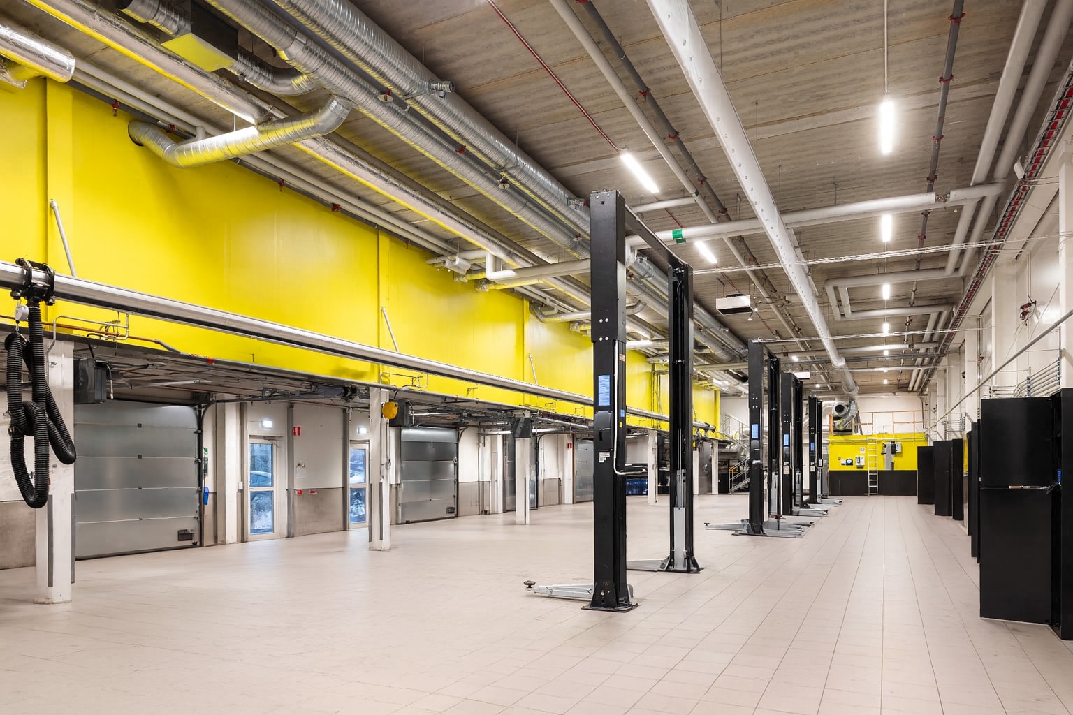 Modern och flexibel företagslokal i bästa läge – Mätarvägen 9, Brunna Industriområde bild 1
