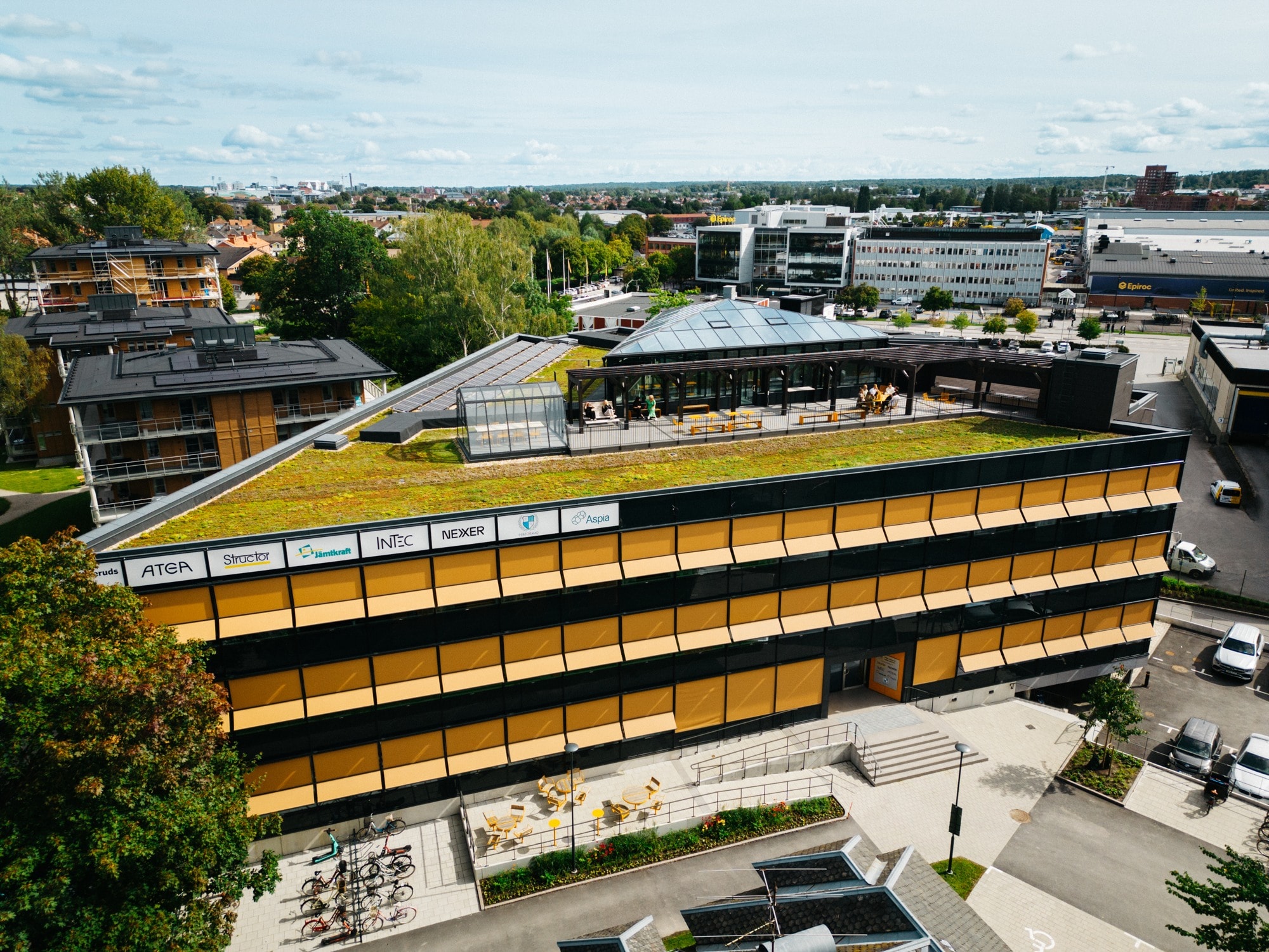 Effektivt kontor i toppmordern byggnad bild 1