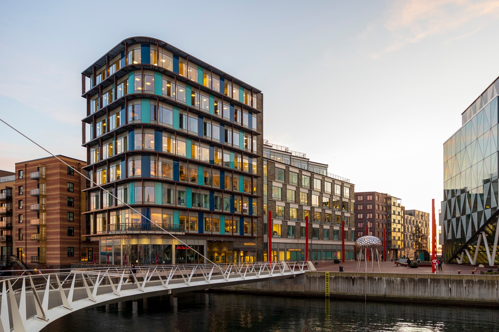 Ljust och modernt, ledigt kontor i Oceanhamnen med havsutsikt och takterrass bild 1
