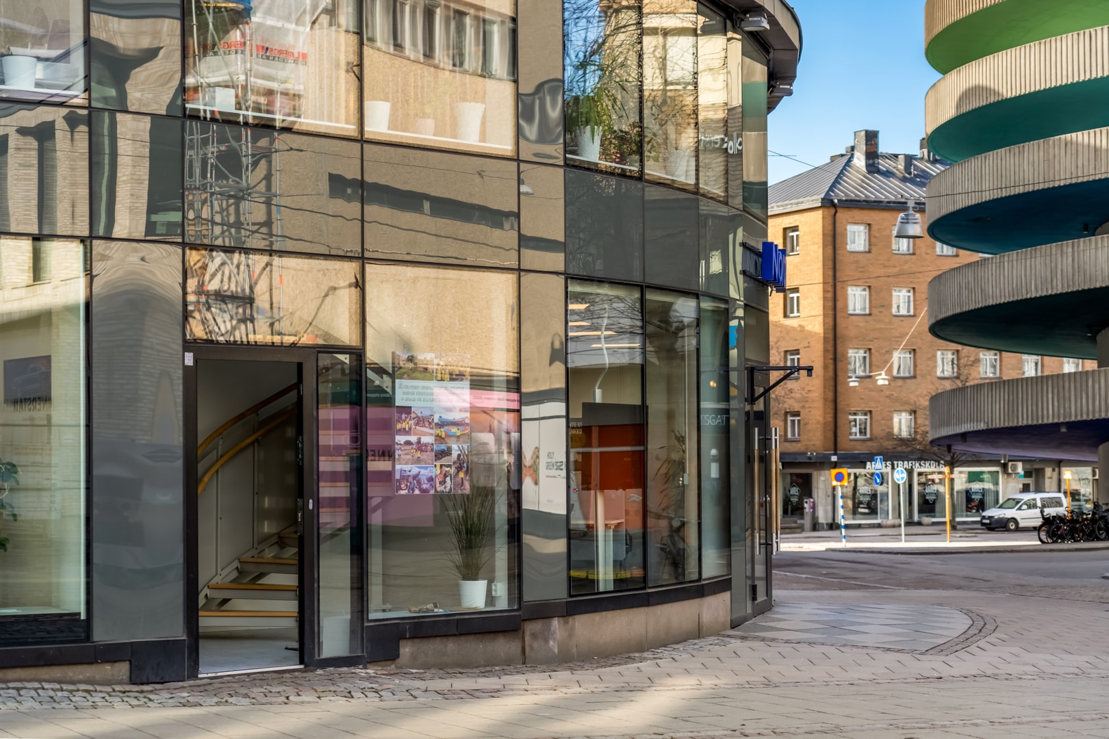 Central kontorslokal mitt i Norrköping City med egen entré bild 1