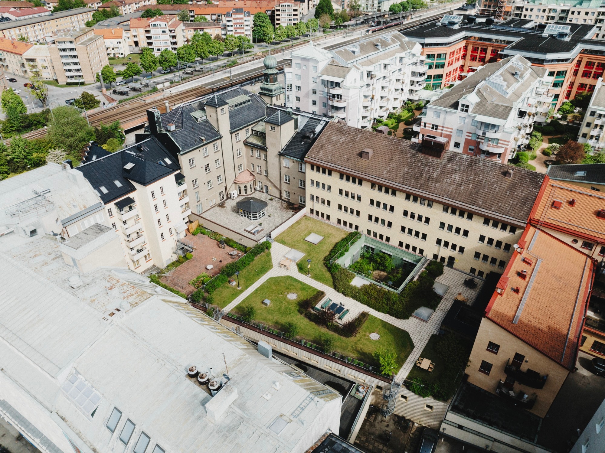 Litet kontor i fin fastighet bild 1