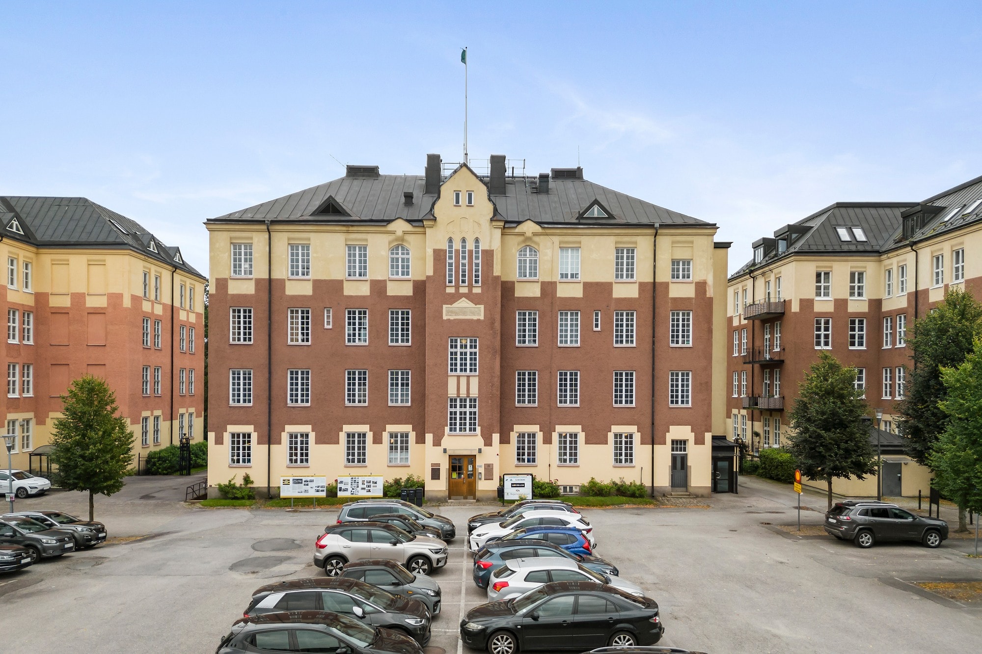 Kontor i historisk byggnad på gamla regementet! bild 1