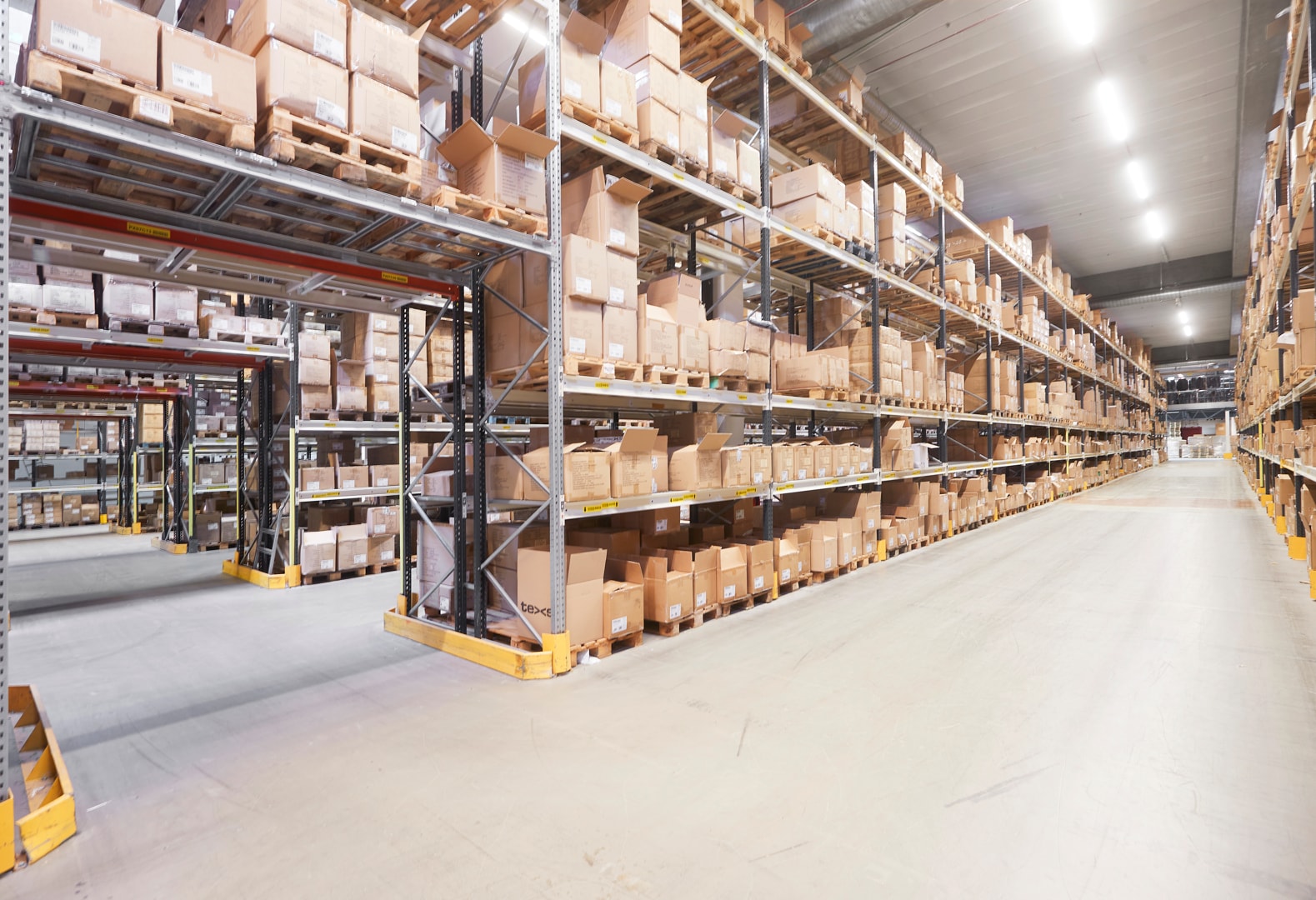 Modern och flexibel logistik- och industrilokal i Upplands Väsby – 7 786kvm bild 1