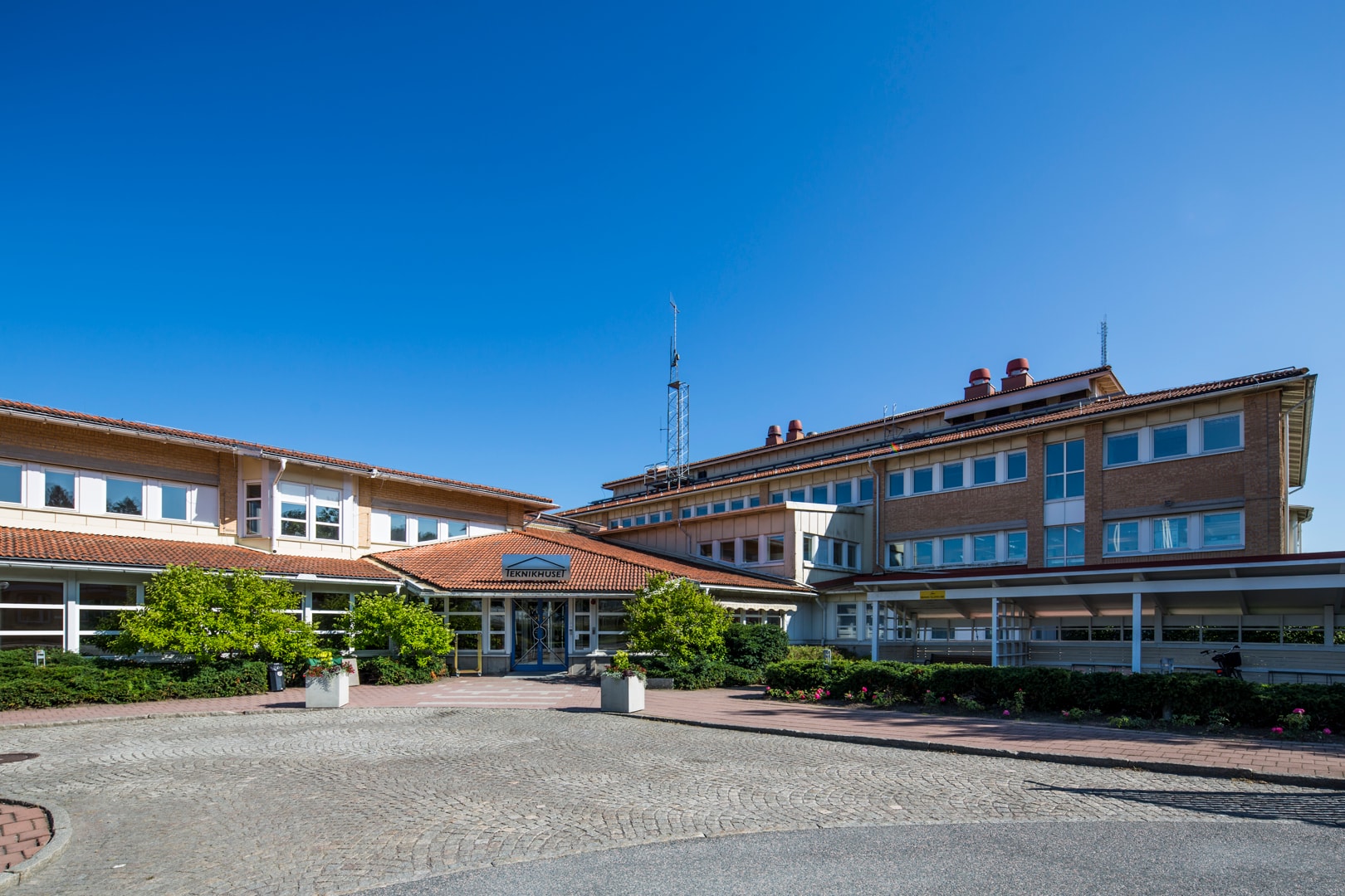 Stor och flexibel kontorslokal med konferensrum och nyrenoverade ytskikt inför inflytt bild 1