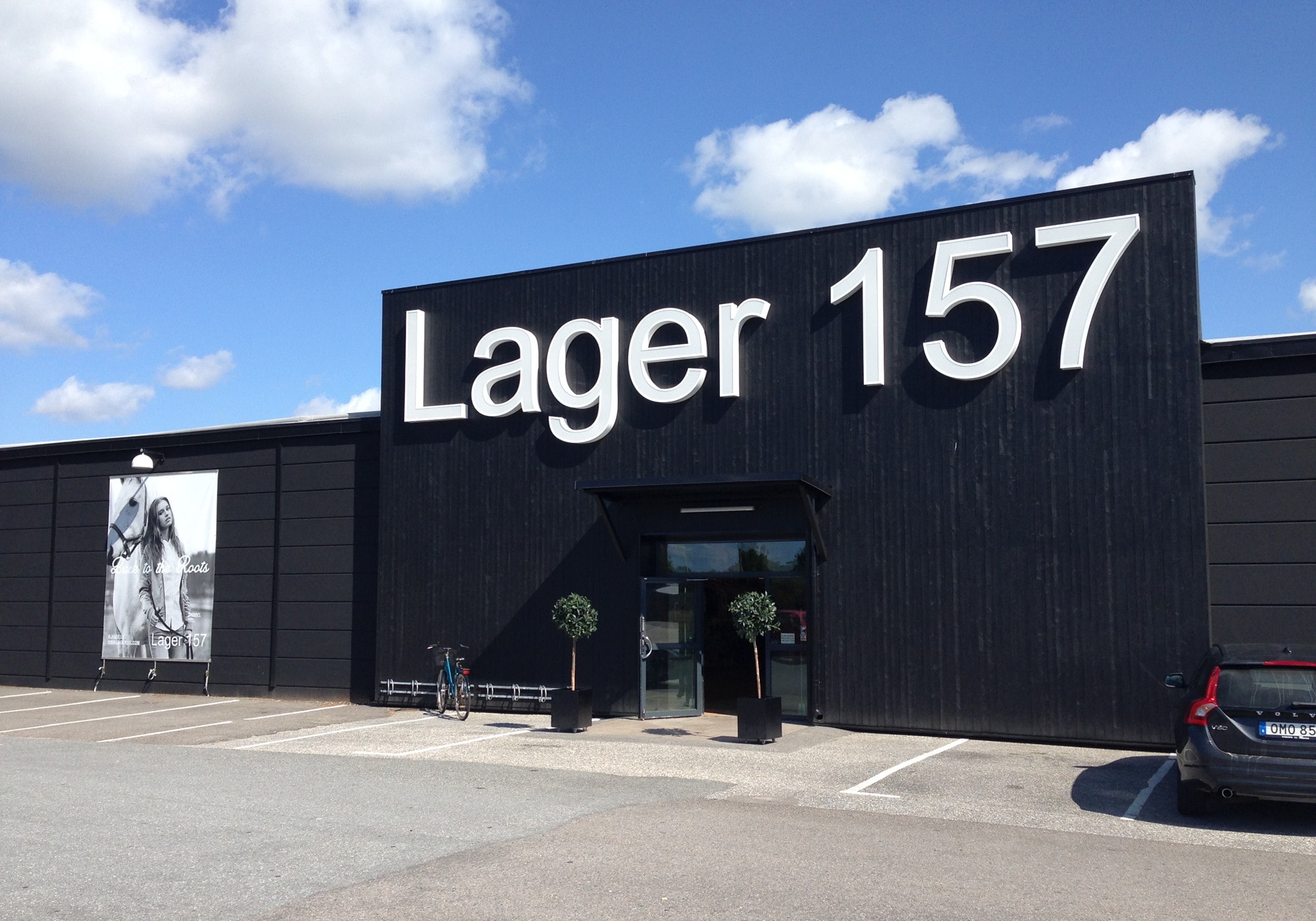 Ledig butik- och lagerlokal med toppenläge! bild 1