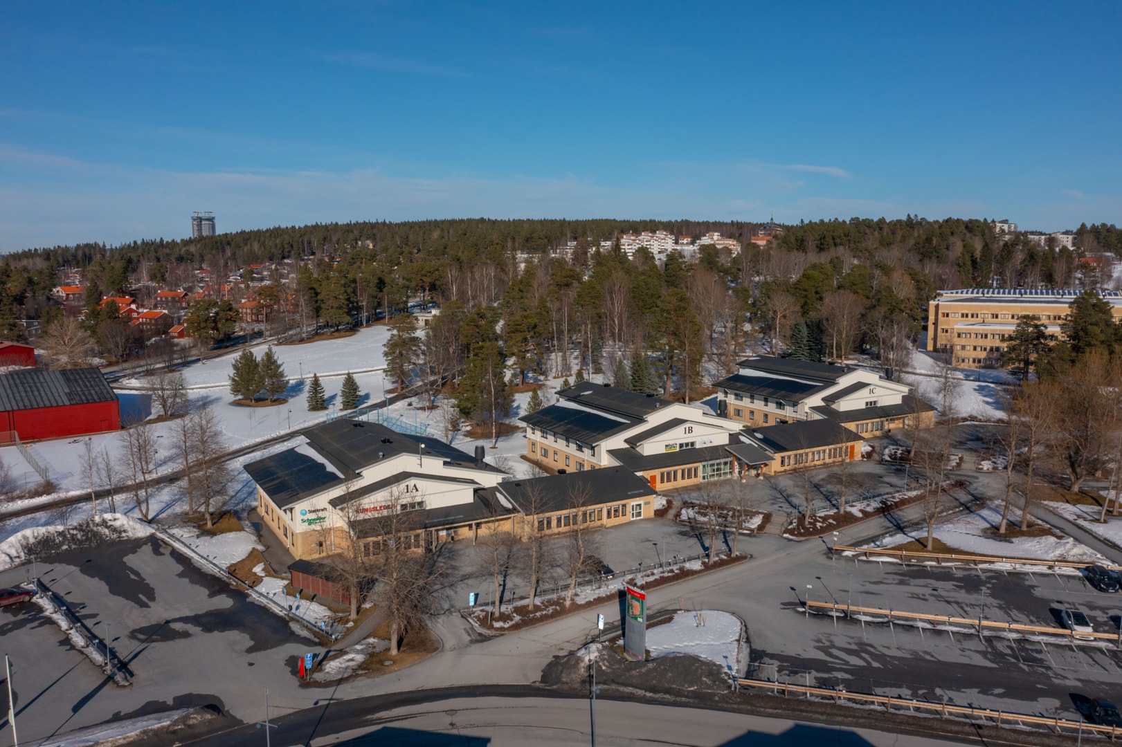 Ljus kontorslokal i populärt område! bild 1