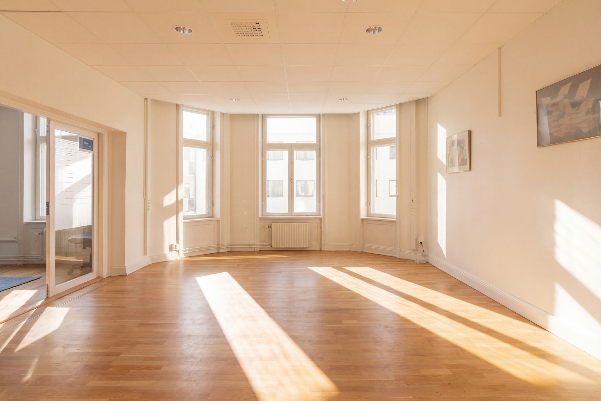 Trivsamt kontor med bra ytor nära T-centralen bild 1