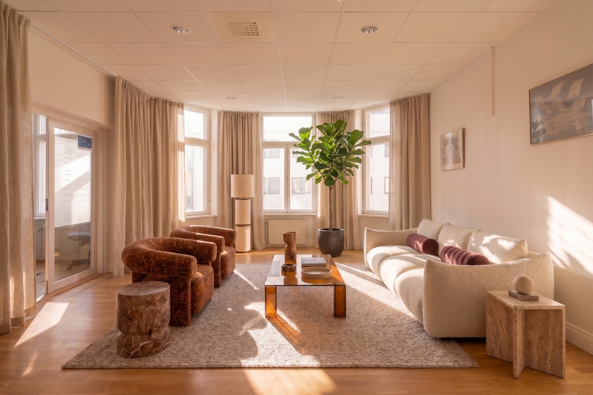 Trivsamt kontor med bra ytor nära T-centralen bild 1