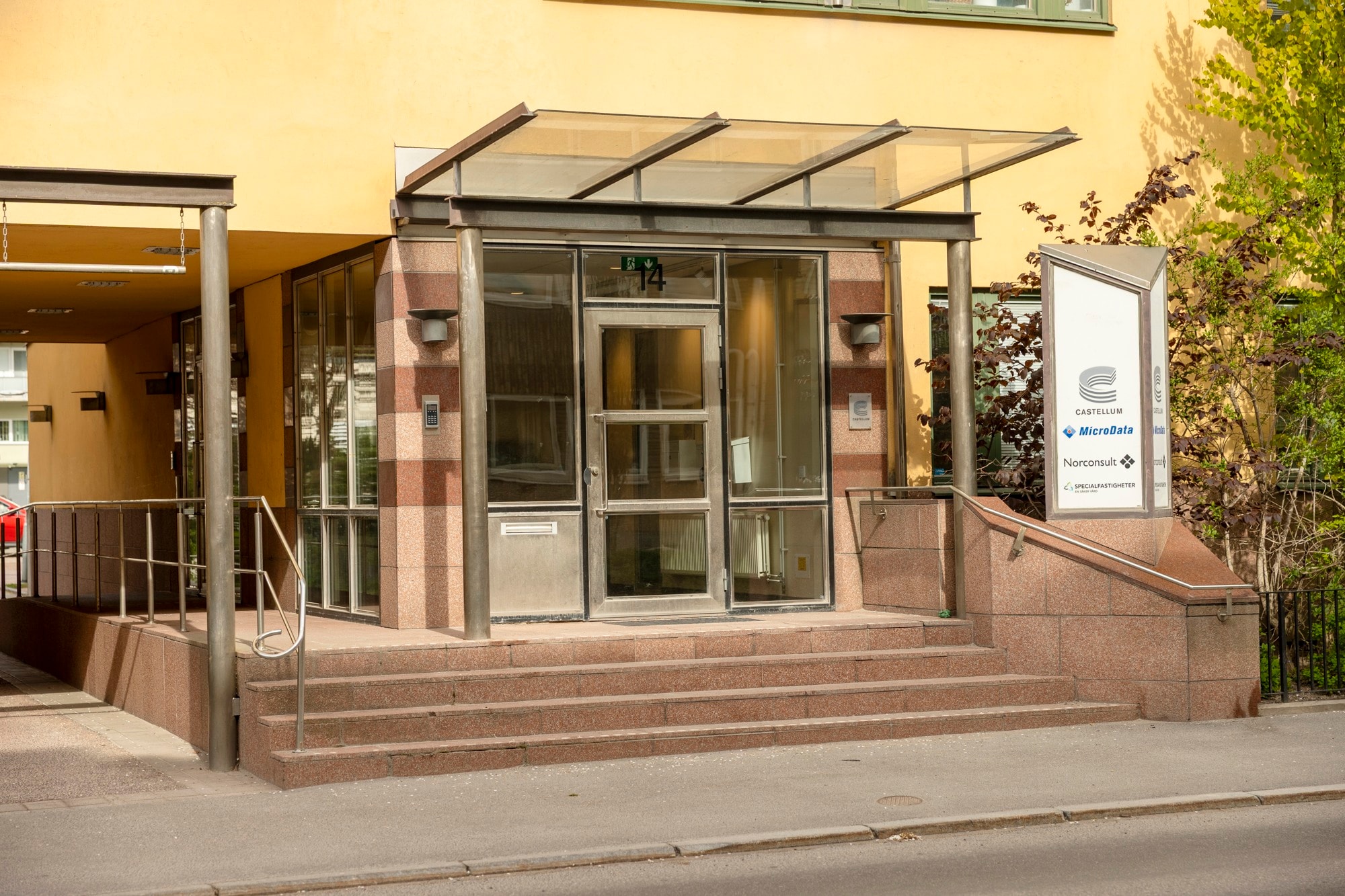 Inspirerande arbetsplats med tilllgång till gemensam takterass mot Stortorget! bild 1