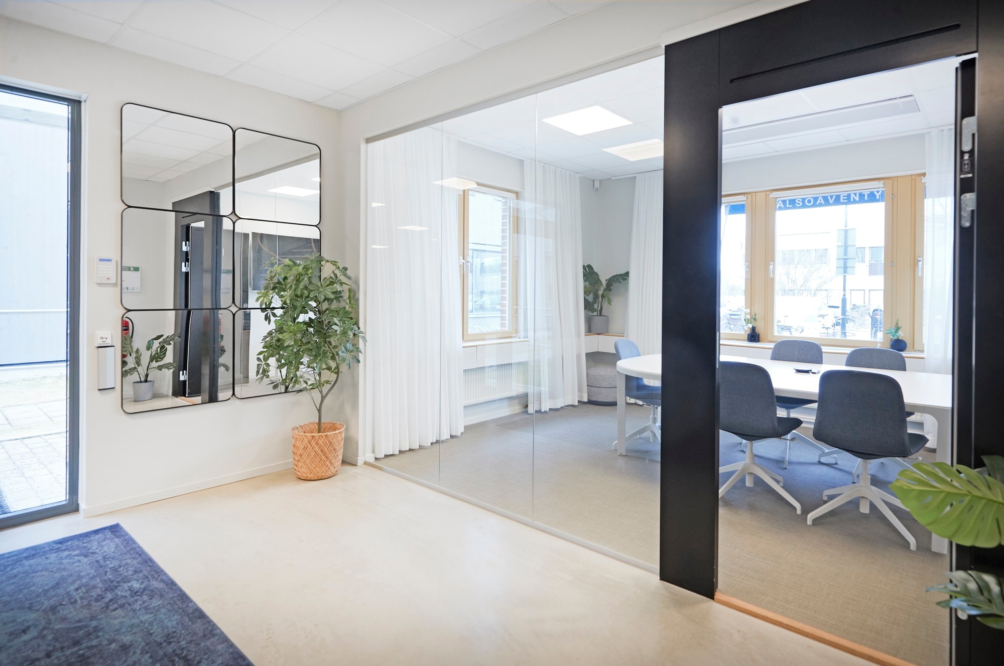 Unik lokal i populärt läge med gröna omgivningar bild 1