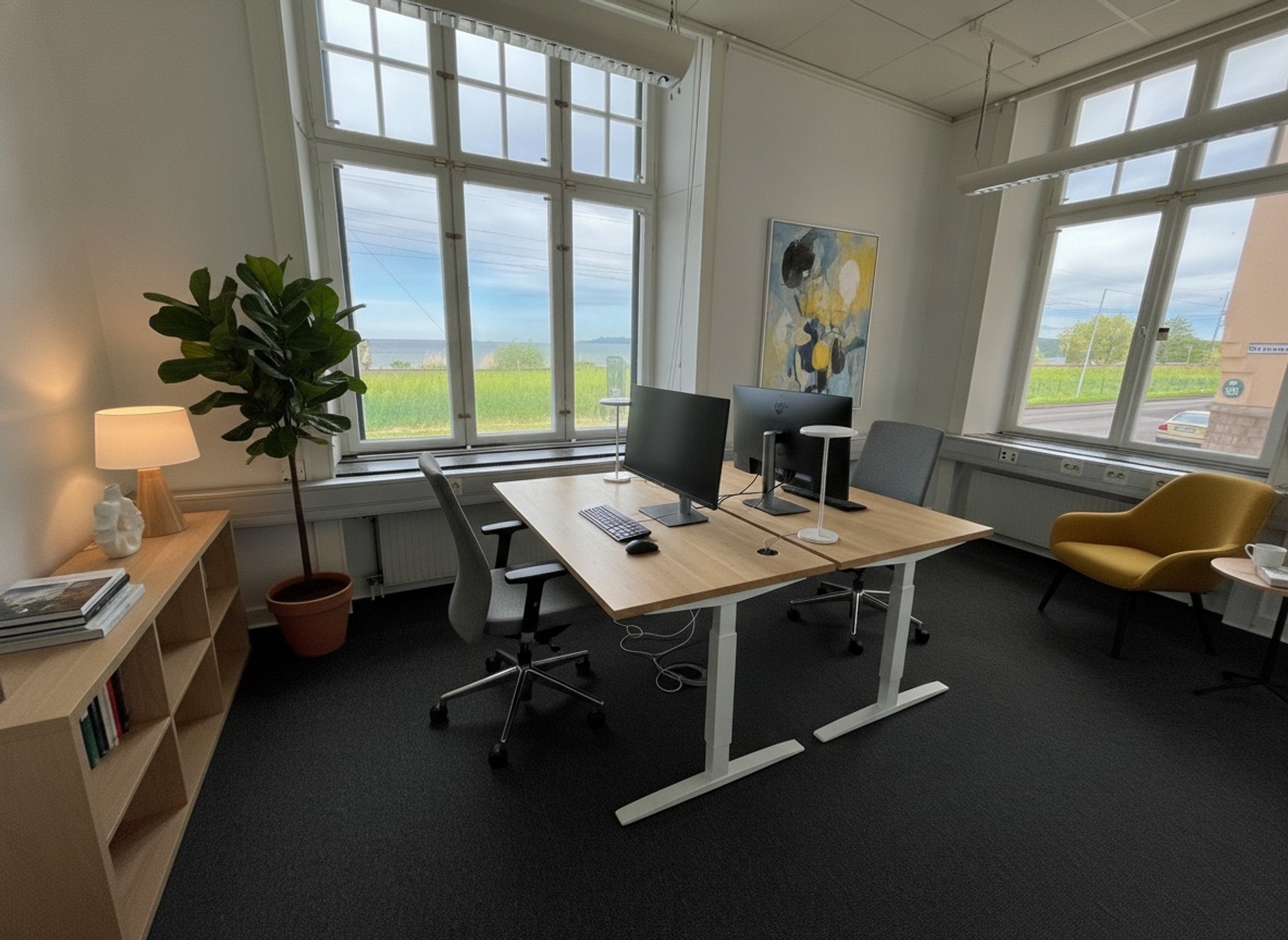 Kontor på Öster med historia och Vätterutsikt bild 1