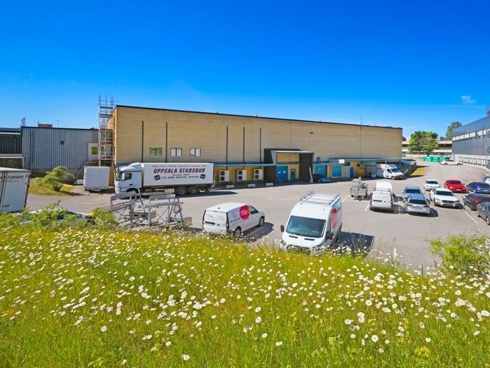 Enkel lagerlokal i markplan bild 1