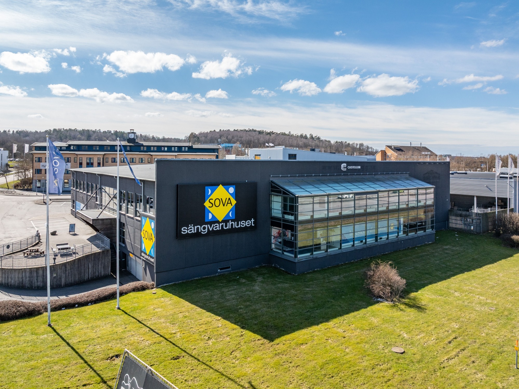 Flexibel kontors- eller butikslokal med stark exponering i expansiva Åbro bild 1