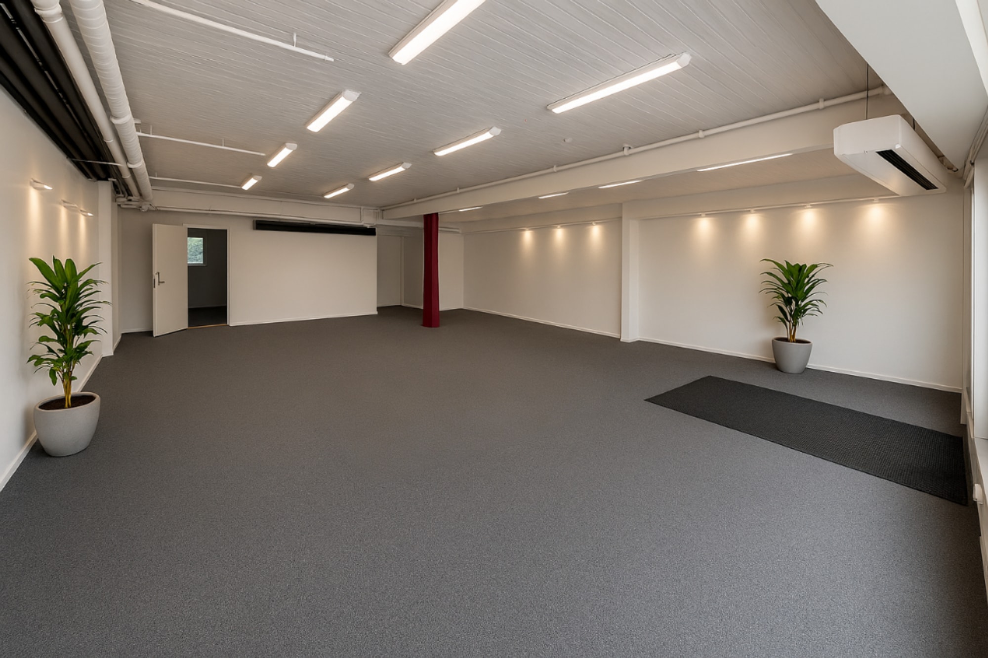 Butikslokal med attraktivt skyltläge i expansiva Fyrislund bild 1