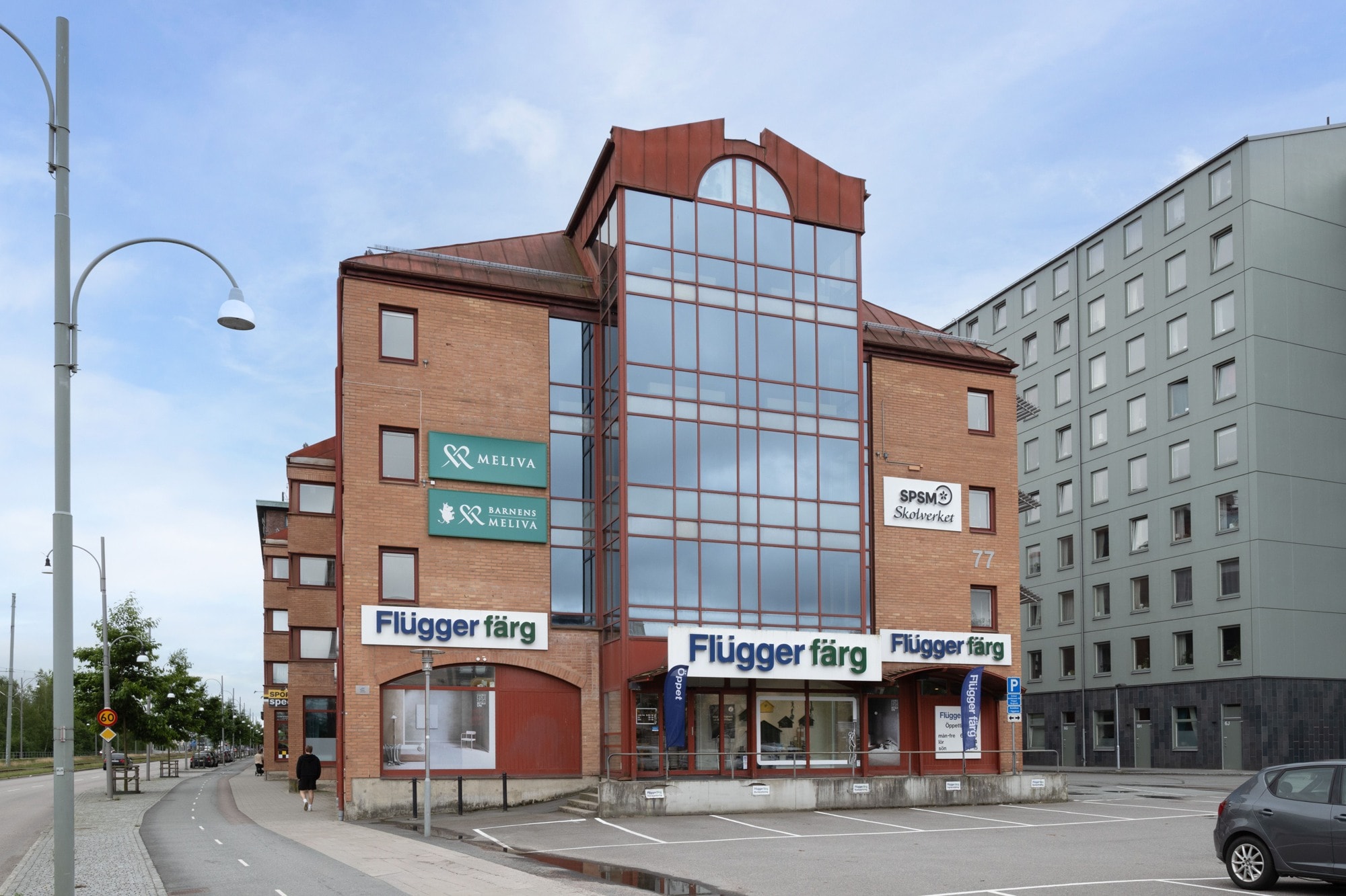 Vindslokal med snedtak & charm bild 1