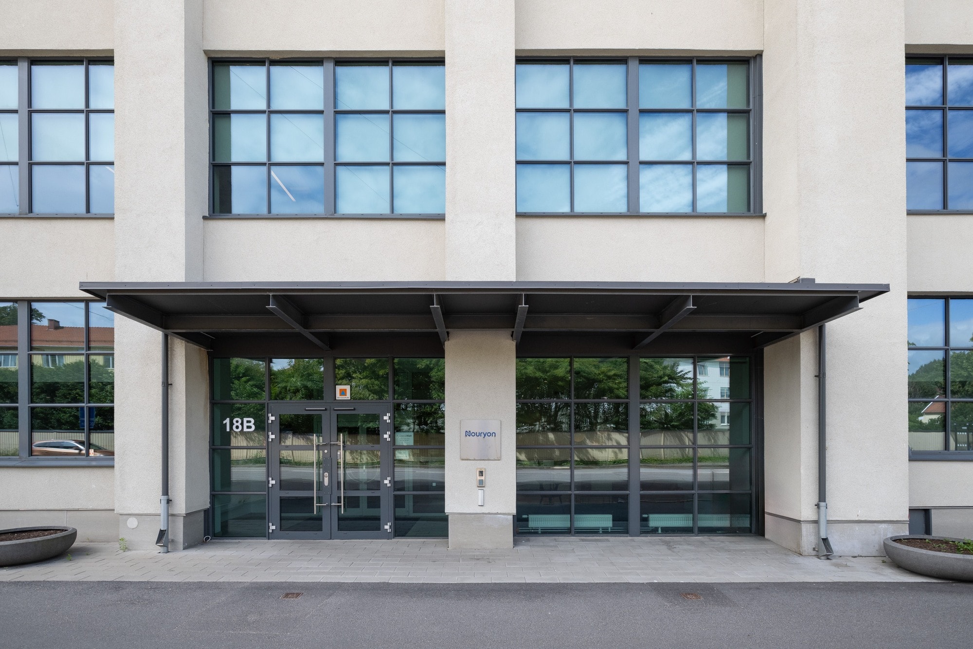 Flexibel kontorslokal med generöst ljusinsläpp – Gamlestadsvägen 18 bild 1