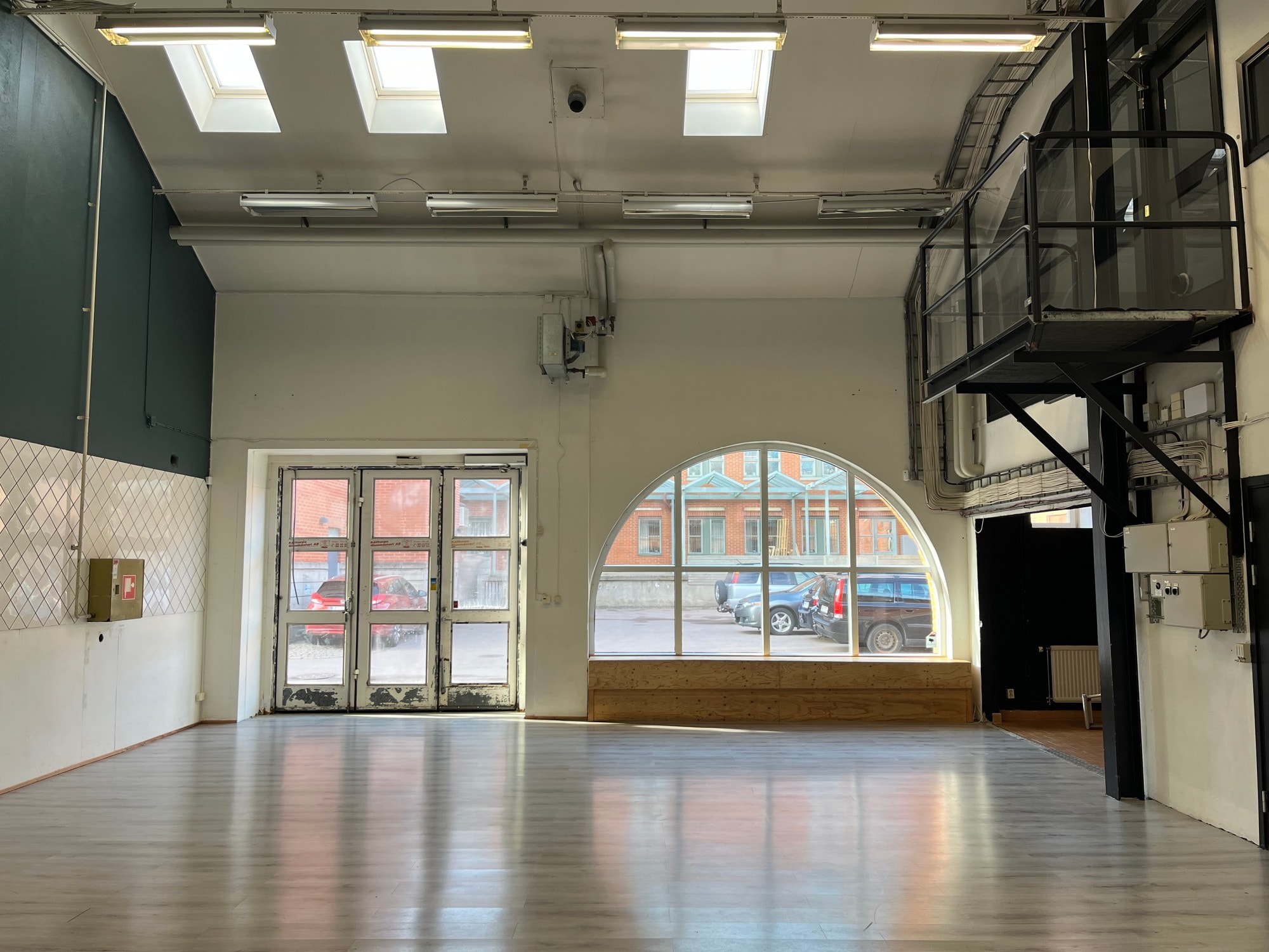 Flexibel showroom-, lager- och kontorslokal bild 1