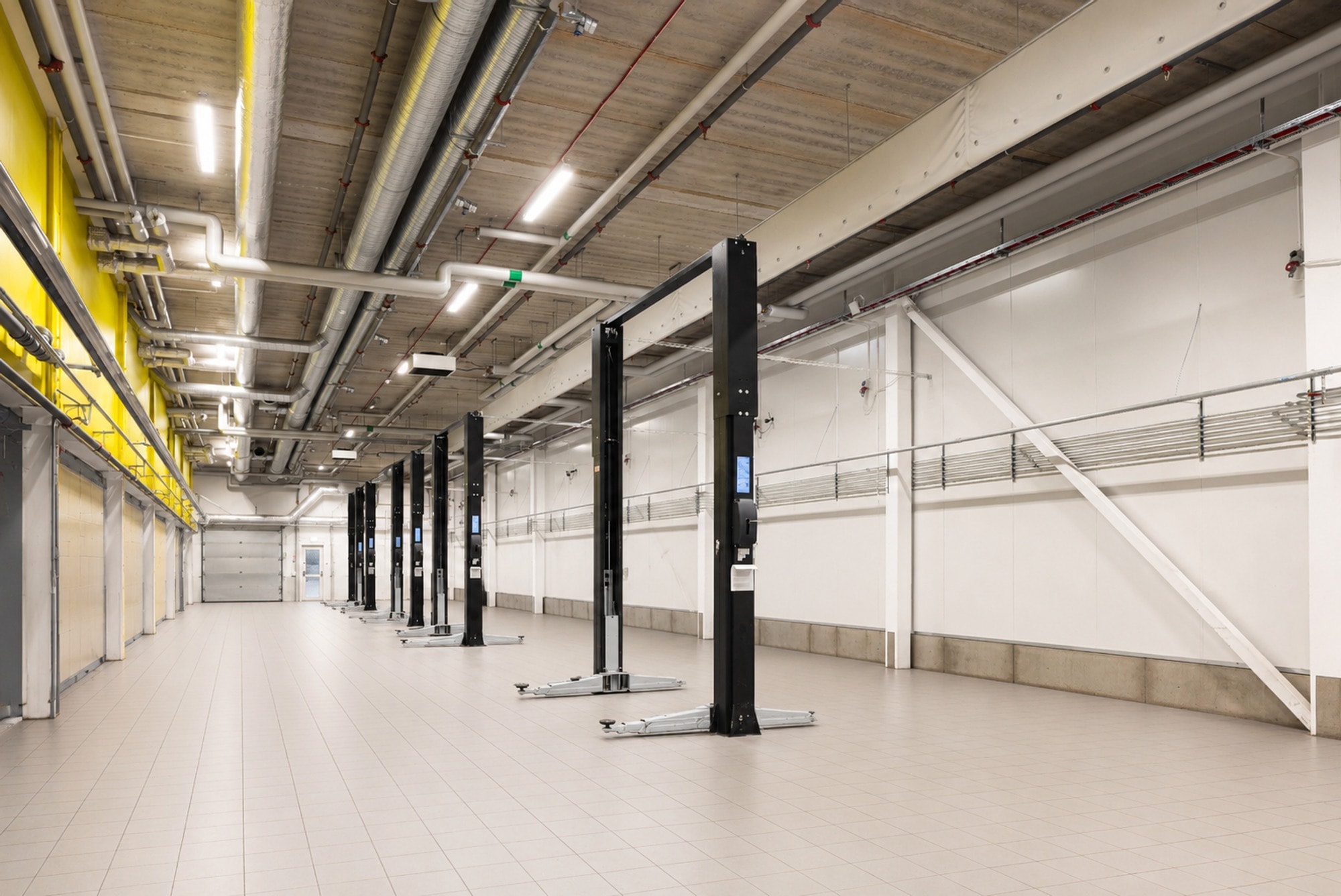 Flexibel verksamhetslokal i strategiskt läge – Mätarvägen 9, Brunna Industriområde bild 1