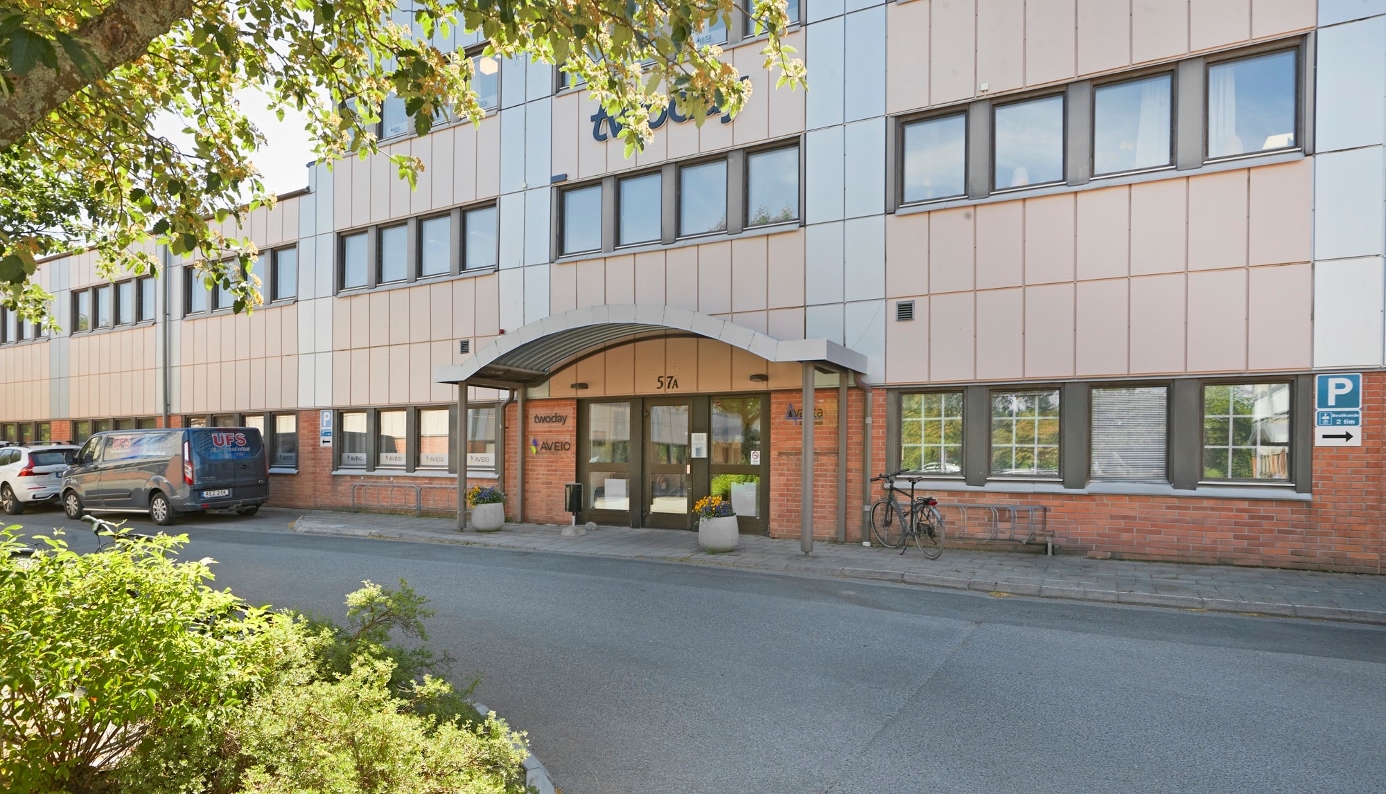 Liten kontorslokal med stora möjligheter i lättillgängligt läge bild 1