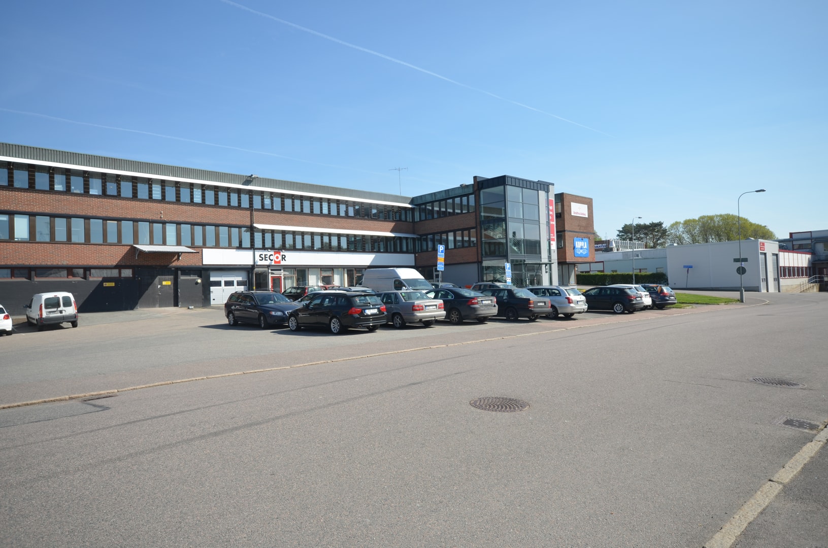 Industri/lagerlokal på våning 2 med lasthiss bild 1