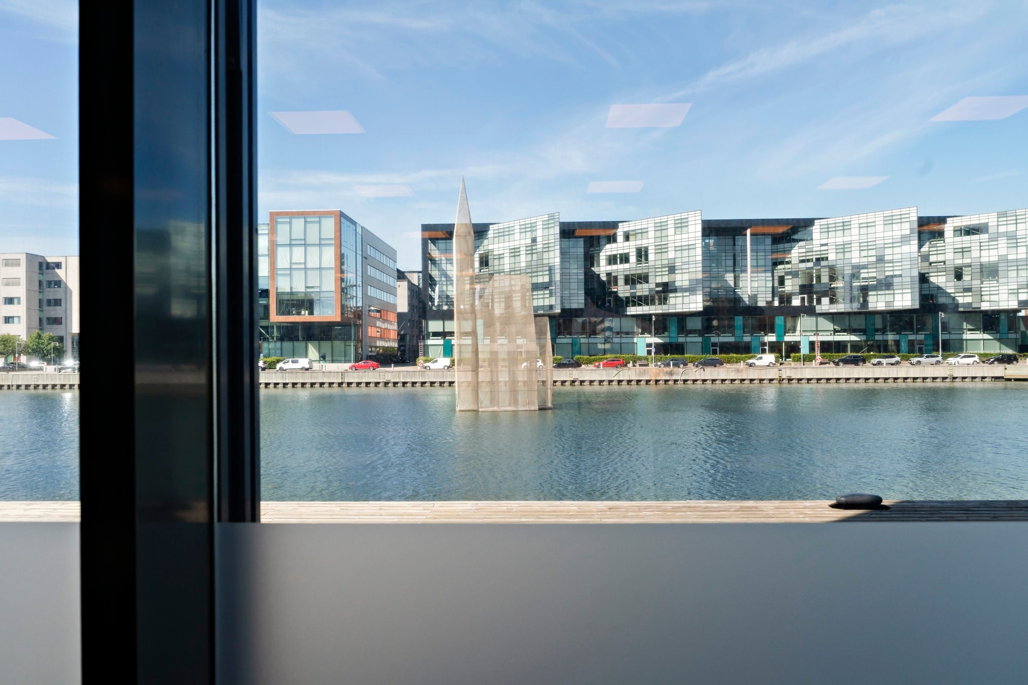 Ljus lokal i bottenplan passande för kontor och showroom bild 1