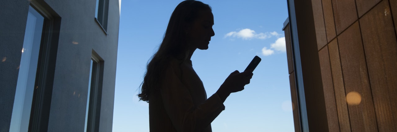 Telefon med appen.