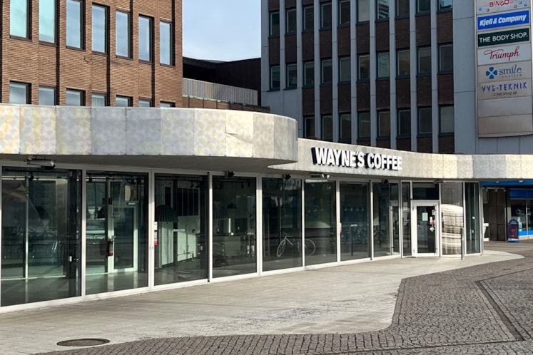 Blivande restauranglokalen med stora fönsterpartier i markplan