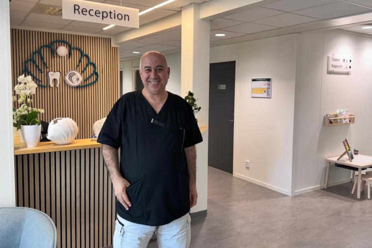 Bild över Ramez Toumeh i Pärlans tandvård i fastigheten Atollen. 
